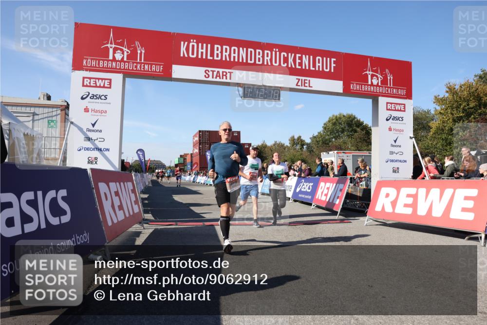 03.10.2025 - Köhlbrandbrückenlauf Lena Gebhardt http://msf.ph/oto/9062912 03.10.2025 13:12:19 Ziel 4266, 4305, 4369, 4470, 4474, 4656, 4908, 5062, 5644, 6098, 6121, 6185, 6565, 6566 meine-sportfotos.de