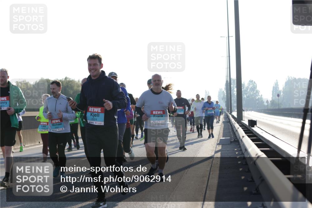 03.10.2025 - Köhlbrandbrückenlauf Jannik Wohlers http://msf.ph/oto/9062914 03.10.2025 09:23:50 Position 3 2873, 2624, 1704 meine-sportfotos.de