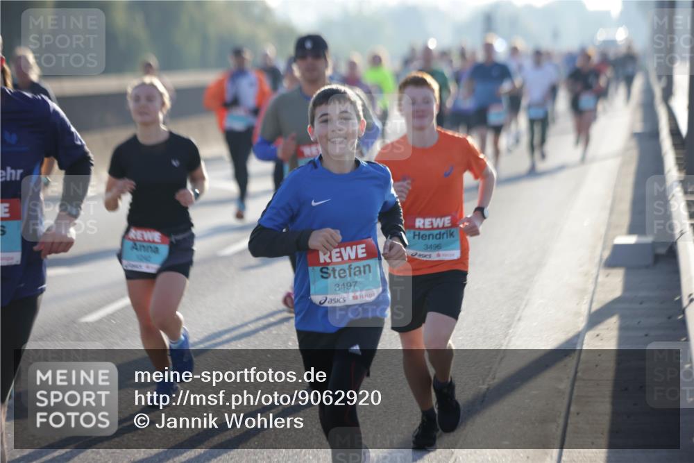 03.10.2025 - Köhlbrandbrückenlauf Jannik Wohlers http://msf.ph/oto/9062920 03.10.2025 09:15:58 Position 3 3497, 3496 meine-sportfotos.de
