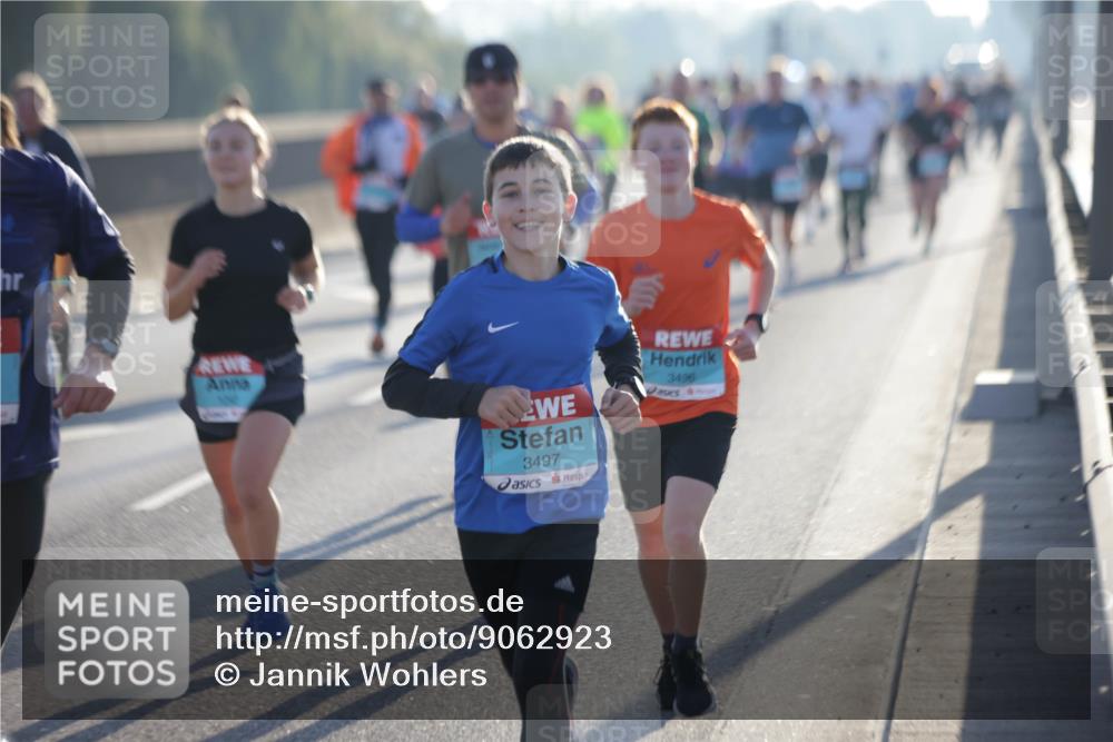 03.10.2025 - Köhlbrandbrückenlauf Jannik Wohlers http://msf.ph/oto/9062923 03.10.2025 09:15:58 Position 3 3497, 3496 meine-sportfotos.de