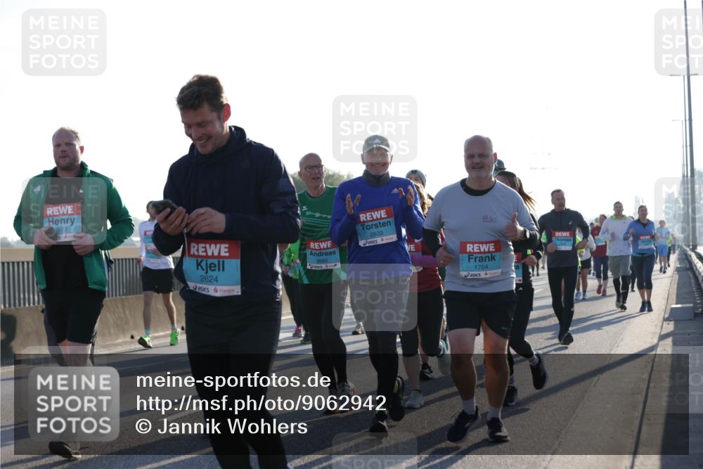 03.10.2025 - Köhlbrandbrückenlauf Jannik Wohlers http://msf.ph/oto/9062942 03.10.2025 09:23:51 Position 3 2873, 2624, 3662, 2633, 1704 meine-sportfotos.de