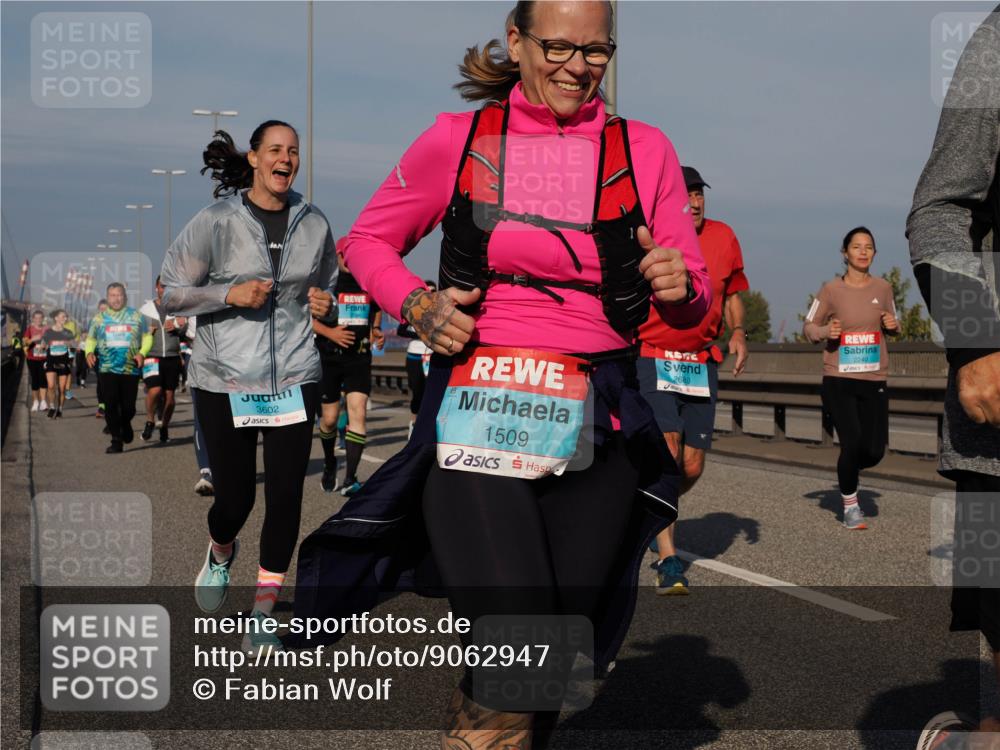 03.10.2025 - Köhlbrandbrückenlauf Fabian Wolf http://msf.ph/oto/9062947 03.10.2025 10:06:30 Position 3 3602, 1509, 2680, 2240 meine-sportfotos.de