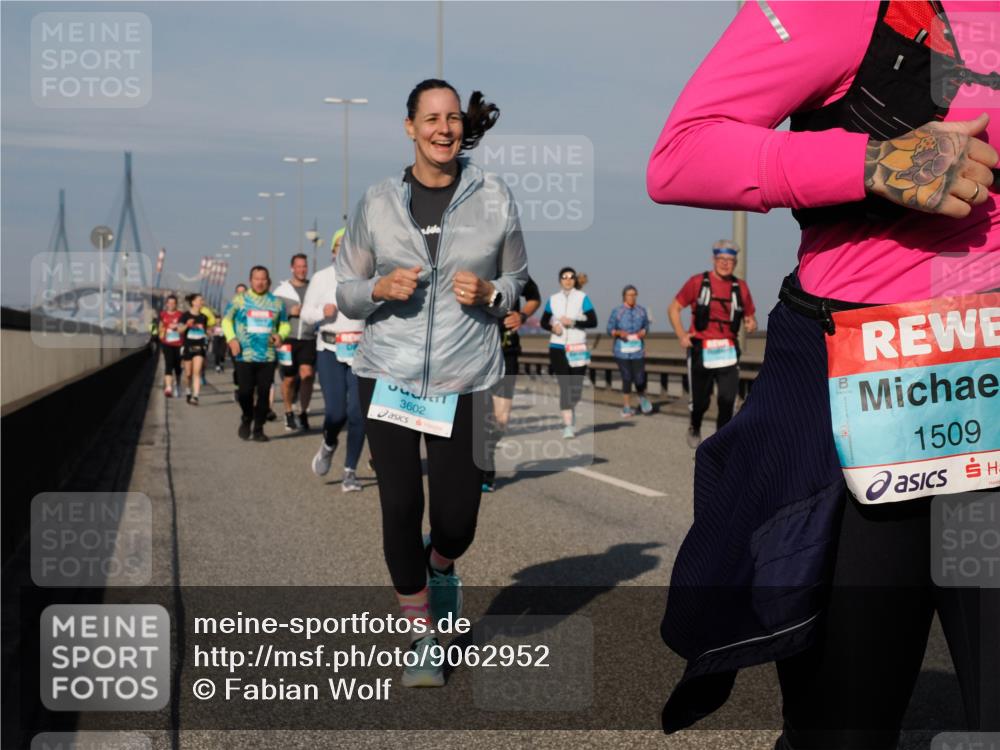 03.10.2025 - Köhlbrandbrückenlauf Fabian Wolf http://msf.ph/oto/9062952 03.10.2025 10:06:30 Position 3 3602, 1509 meine-sportfotos.de