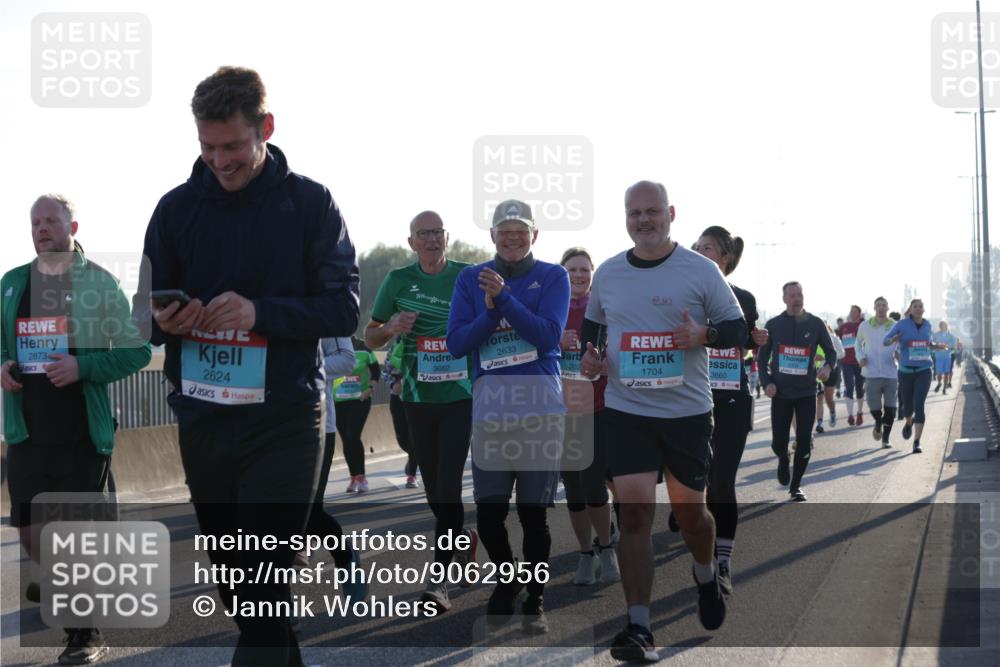 03.10.2025 - Köhlbrandbrückenlauf Jannik Wohlers http://msf.ph/oto/9062956 03.10.2025 09:23:51 Position 3 2873, 2624, 2633, 3662, 1704, 3660 meine-sportfotos.de
