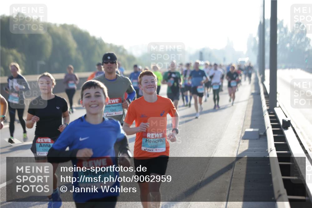 03.10.2025 - Köhlbrandbrückenlauf Jannik Wohlers http://msf.ph/oto/9062959 03.10.2025 09:15:59 Position 3 1242, 1245, 3497, 3496 meine-sportfotos.de