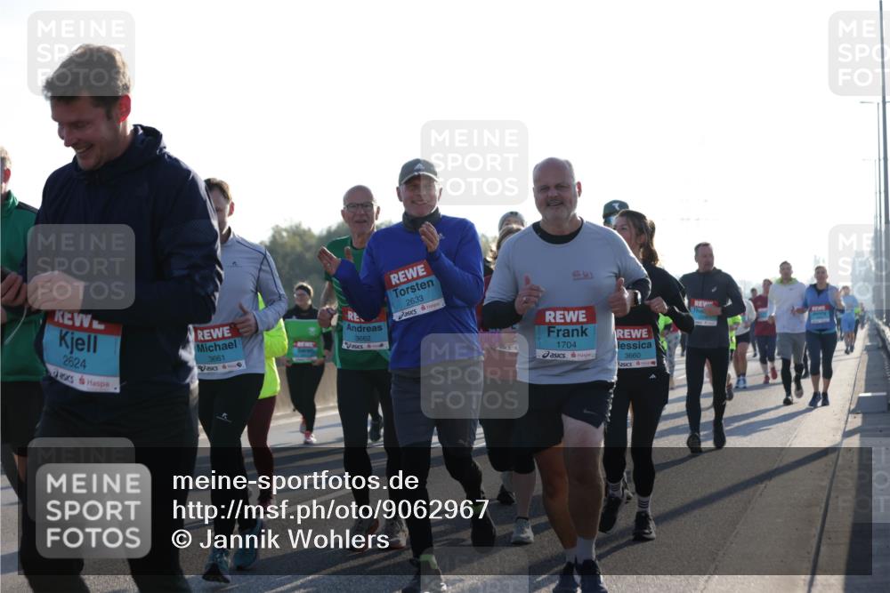 03.10.2025 - Köhlbrandbrückenlauf Jannik Wohlers http://msf.ph/oto/9062967 03.10.2025 09:23:51 Position 3 2624, 3661, 3662, 2633, 1704, 3660 meine-sportfotos.de