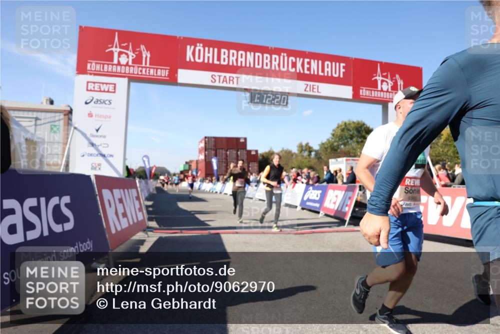 03.10.2025 - Köhlbrandbrückenlauf Lena Gebhardt http://msf.ph/oto/9062970 03.10.2025 13:12:21 Ziel 4266, 4369, 4470, 4656, 4745, 4908, 5062, 5644, 6098, 6185, 6565, 6566 meine-sportfotos.de