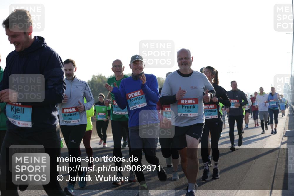 03.10.2025 - Köhlbrandbrückenlauf Jannik Wohlers http://msf.ph/oto/9062971 03.10.2025 09:23:51 Position 3 2624, 3661, 2633, 3662, 202, 1704, 3660 meine-sportfotos.de