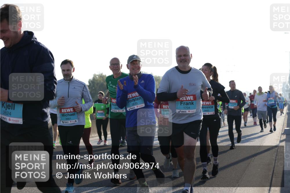 03.10.2025 - Köhlbrandbrückenlauf Jannik Wohlers http://msf.ph/oto/9062974 03.10.2025 09:23:51 Position 3 2624, 3661, 20, 1704, 2633, 3662, 3660 meine-sportfotos.de