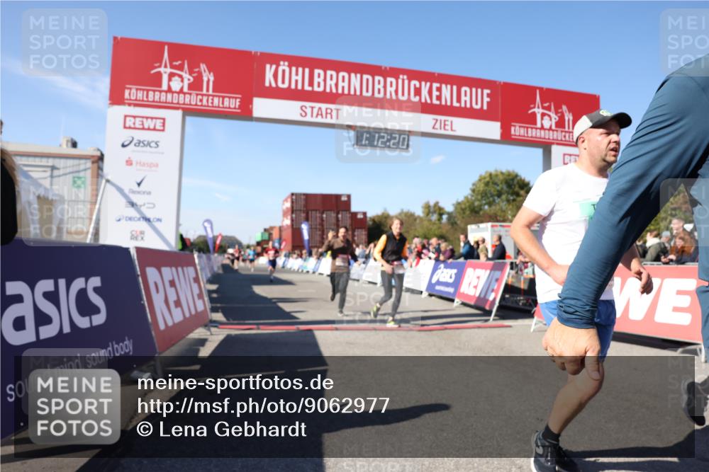 03.10.2025 - Köhlbrandbrückenlauf Lena Gebhardt http://msf.ph/oto/9062977 03.10.2025 13:12:21 Ziel 4266, 4369, 4470, 4656, 4745, 4908, 5062, 5644, 6098, 6185, 6565, 6566 meine-sportfotos.de
