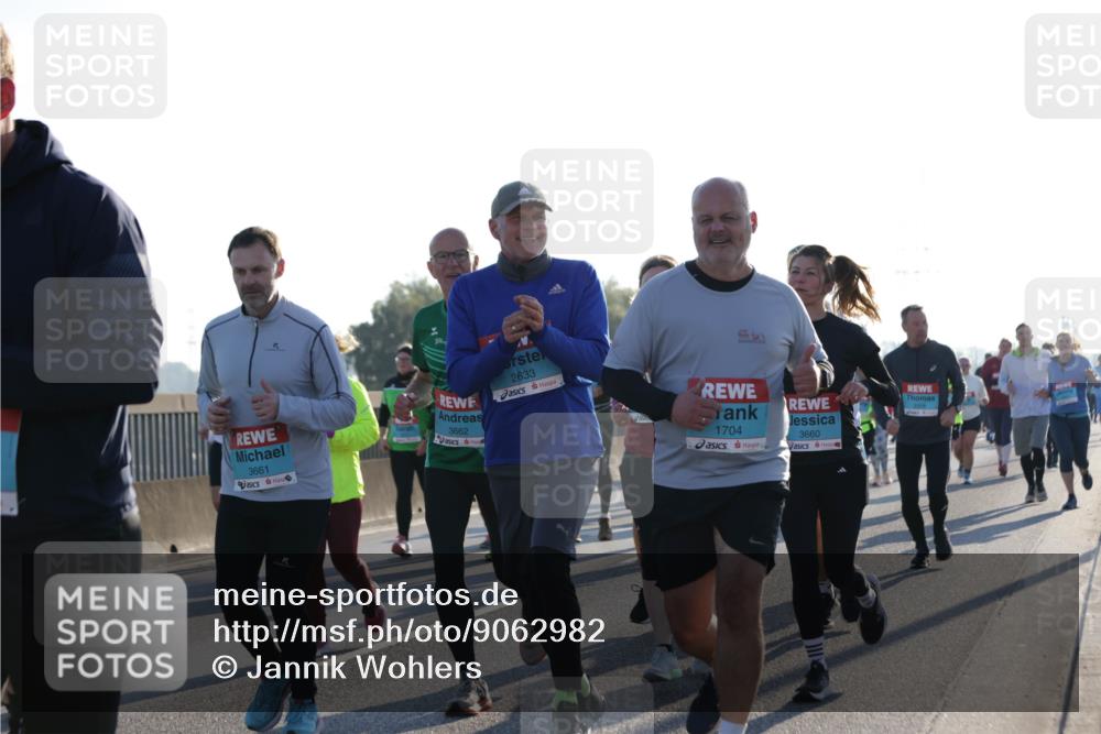 03.10.2025 - Köhlbrandbrückenlauf Jannik Wohlers http://msf.ph/oto/9062982 03.10.2025 09:23:51 Position 3 3661, 3662, 2633, 1704, 3660 meine-sportfotos.de