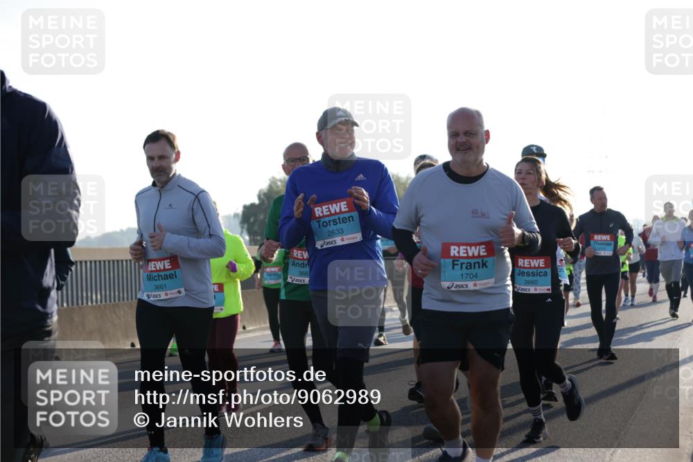 03.10.2025 - Köhlbrandbrückenlauf Jannik Wohlers http://msf.ph/oto/9062989 03.10.2025 09:23:51 Position 3 3661, 366, 2633, 1704, 3660 meine-sportfotos.de