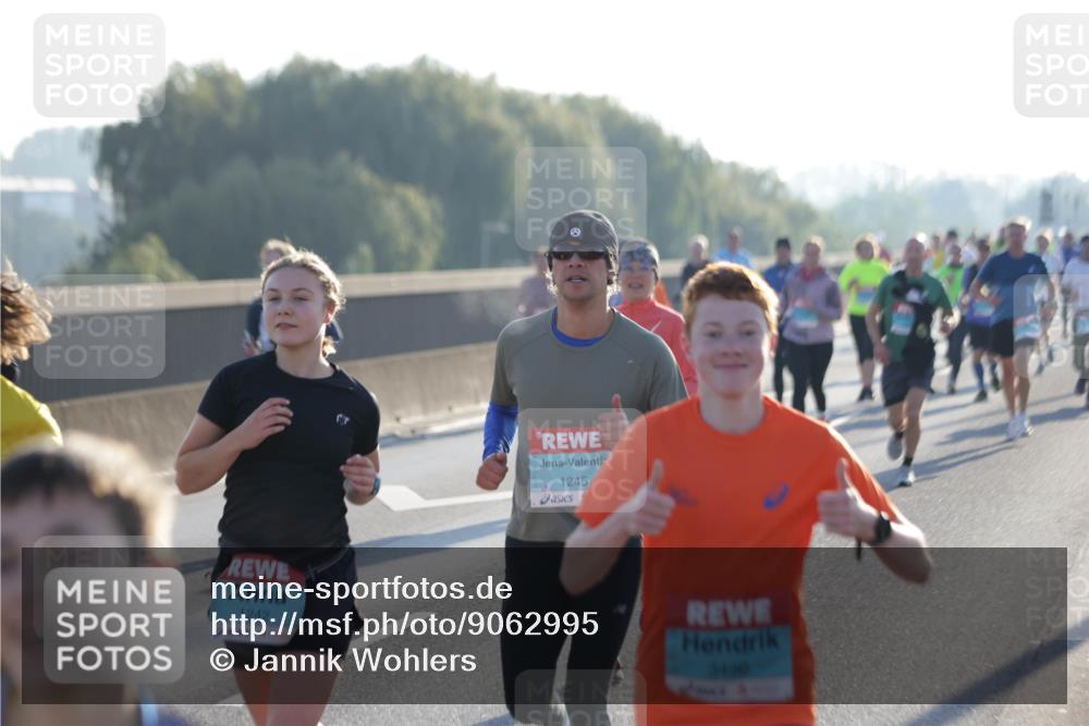 03.10.2025 - Köhlbrandbrückenlauf Jannik Wohlers http://msf.ph/oto/9062995 03.10.2025 09:16:00 Position 3 1242, 1245, 3400 meine-sportfotos.de
