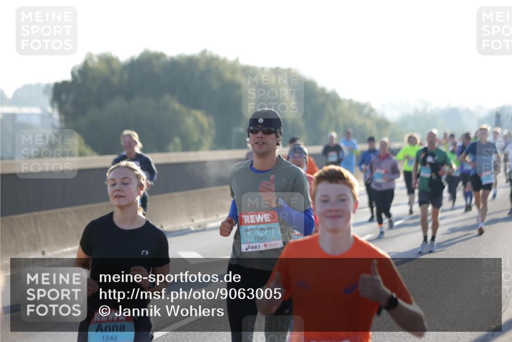 03.10.2025 - Köhlbrandbrückenlauf Jannik Wohlers http://msf.ph/oto/9063005 03.10.2025 09:16:00 Position 3 1242, 1245 meine-sportfotos.de