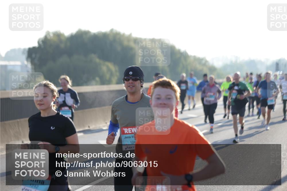 03.10.2025 - Köhlbrandbrückenlauf Jannik Wohlers http://msf.ph/oto/9063015 03.10.2025 09:16:00 Position 3 1242, 124 meine-sportfotos.de
