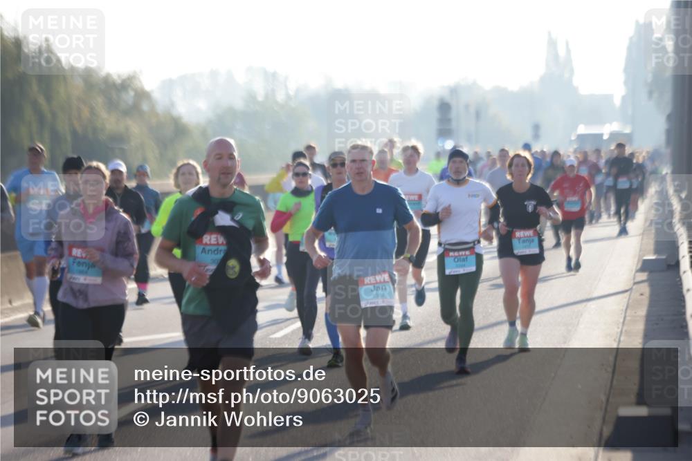 03.10.2025 - Köhlbrandbrückenlauf Jannik Wohlers http://msf.ph/oto/9063025 03.10.2025 09:16:01 Position 3 30, 1357, 3344 meine-sportfotos.de