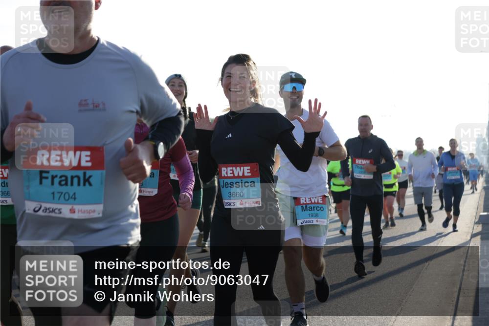 03.10.2025 - Köhlbrandbrückenlauf Jannik Wohlers http://msf.ph/oto/9063047 03.10.2025 09:23:53 Position 3 366, 1704, 3660, 1938 meine-sportfotos.de