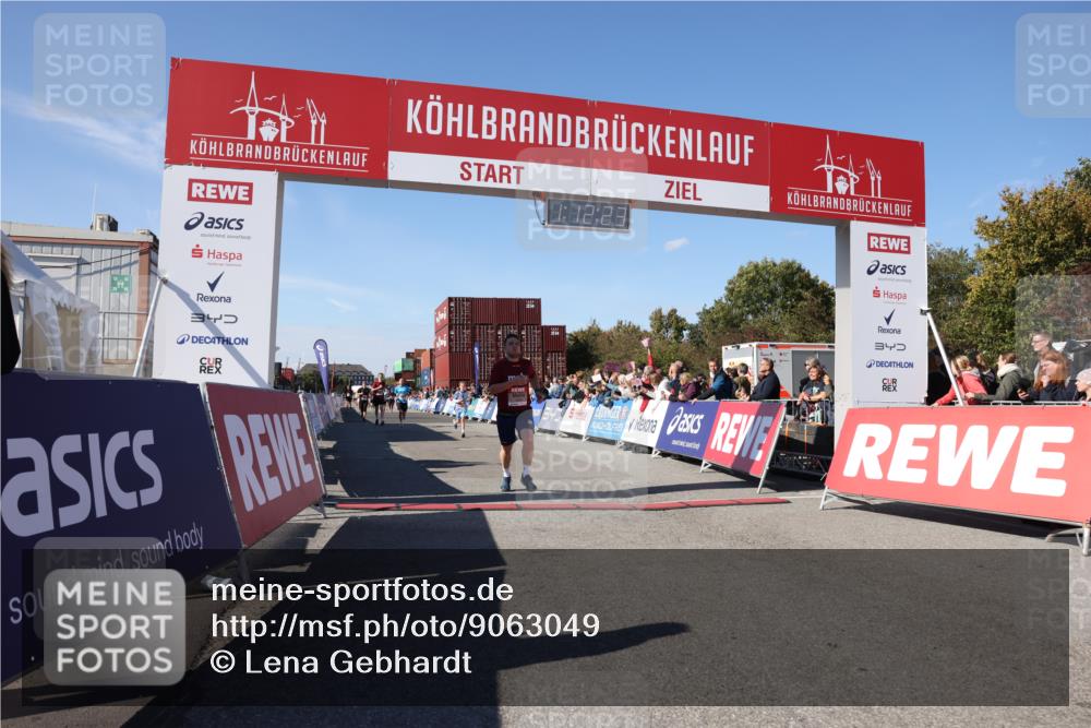 03.10.2025 - Köhlbrandbrückenlauf Lena Gebhardt http://msf.ph/oto/9063049 03.10.2025 13:12:23 Ziel 4189, 4266, 4638, 4656, 4745, 4908, 5062, 5644, 6098, 6185, 6565, 6566 meine-sportfotos.de