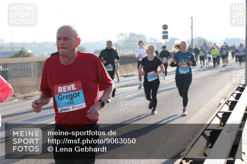 03.10.2025 - Köhlbrandbrückenlauf Lena Gebhardt http://msf.ph/oto/9063050 03.10.2025 09:20:36 Position 1 1498 meine-sportfotos.de