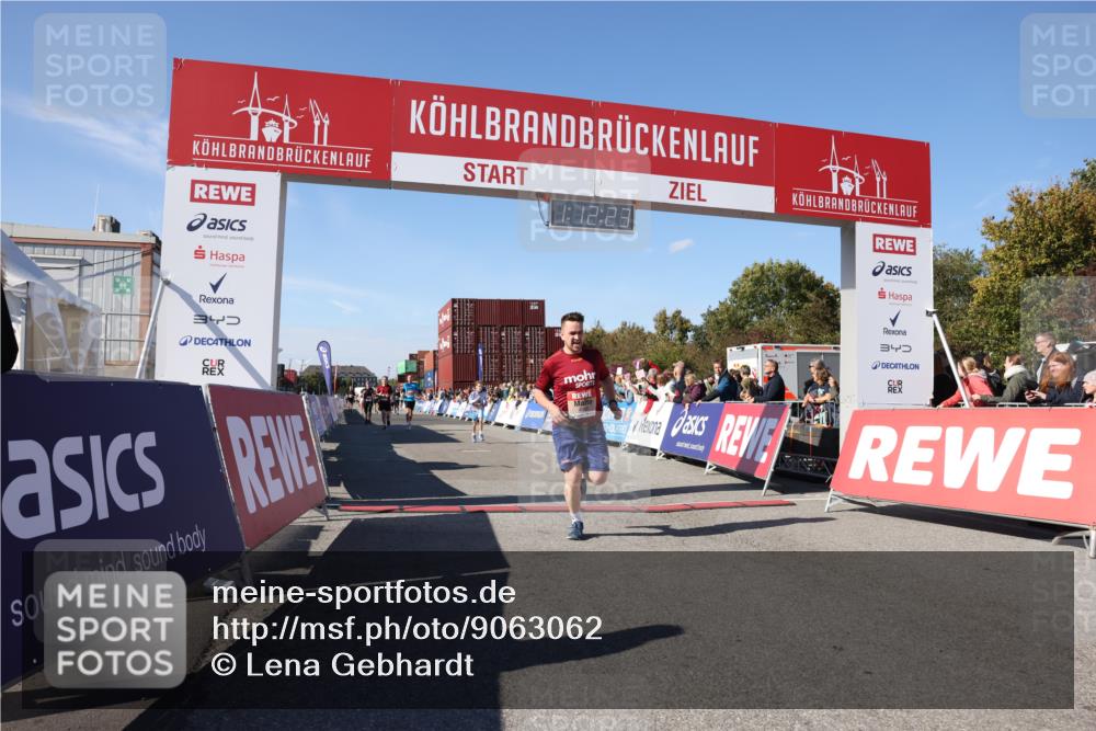 03.10.2025 - Köhlbrandbrückenlauf Lena Gebhardt http://msf.ph/oto/9063062 03.10.2025 13:12:24 Ziel 4189, 4266, 4638, 4656, 4745, 4908, 4973, 5062, 6565, 6566 meine-sportfotos.de