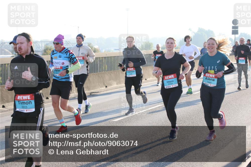 03.10.2025 - Köhlbrandbrückenlauf Lena Gebhardt http://msf.ph/oto/9063074 03.10.2025 09:20:37 Position 1 3515, 3457, 1408, 2025, 3724, 1460 meine-sportfotos.de
