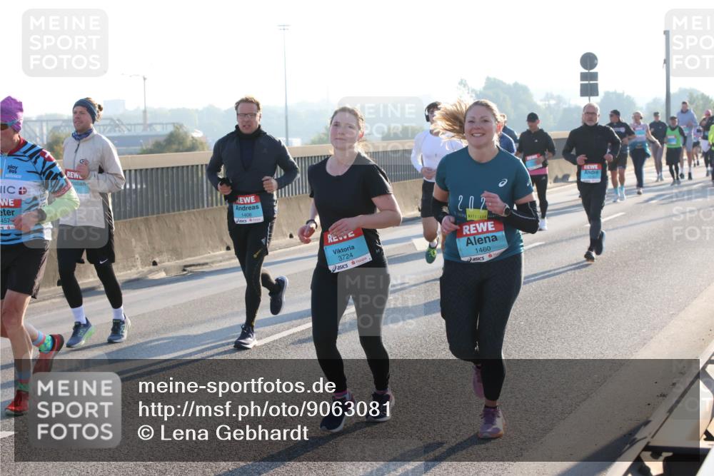 03.10.2025 - Köhlbrandbrückenlauf Lena Gebhardt http://msf.ph/oto/9063081 03.10.2025 09:20:38 Position 1 457, 1408, 3724, 2, 02, 1460 meine-sportfotos.de