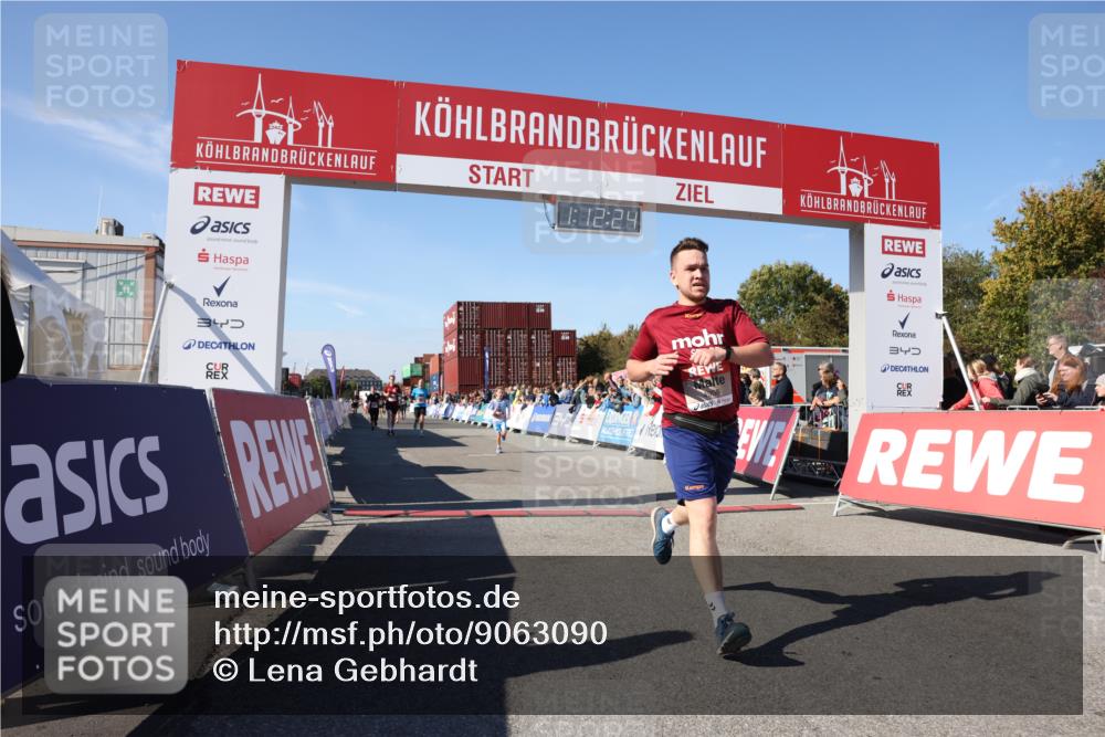 03.10.2025 - Köhlbrandbrückenlauf Lena Gebhardt http://msf.ph/oto/9063090 03.10.2025 13:12:24 Ziel 4189, 4266, 4638, 4656, 4745, 4908, 4973, 5062, 6565, 6566 meine-sportfotos.de
