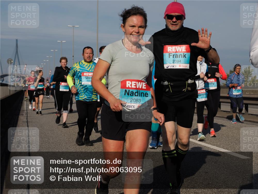 03.10.2025 - Köhlbrandbrückenlauf Fabian Wolf http://msf.ph/oto/9063095 03.10.2025 10:06:35 Position 3 2251, 2083, 2094, 6199, 3232 meine-sportfotos.de