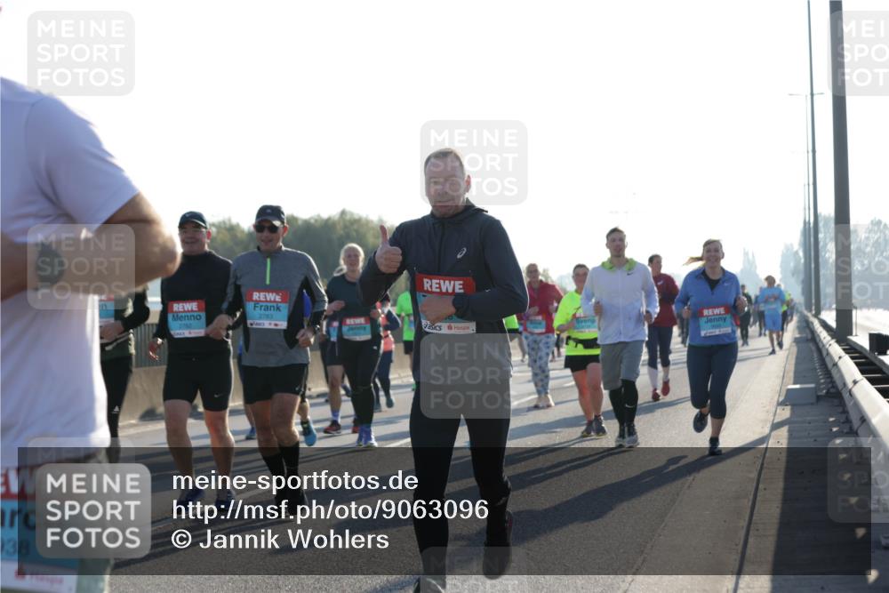 03.10.2025 - Köhlbrandbrückenlauf Jannik Wohlers http://msf.ph/oto/9063096 03.10.2025 09:23:54 Position 3 938, 2783, 2782 meine-sportfotos.de