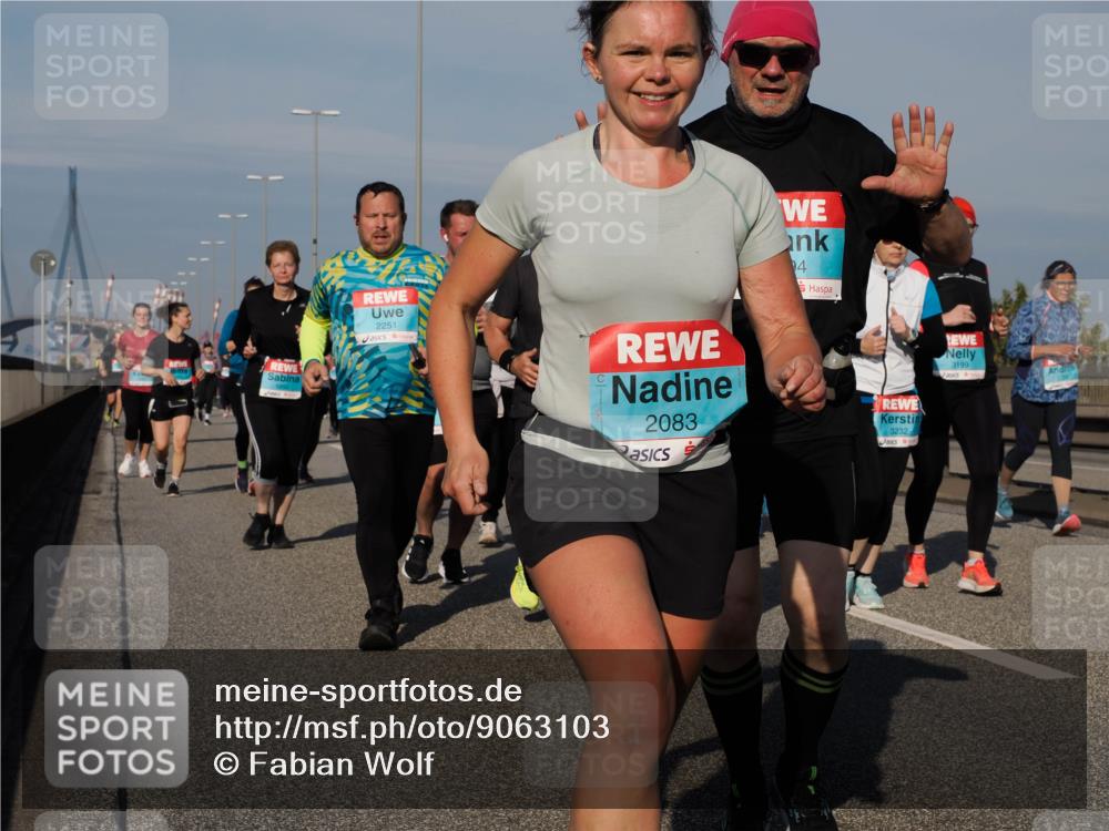 03.10.2025 - Köhlbrandbrückenlauf Fabian Wolf http://msf.ph/oto/9063103 03.10.2025 10:06:35 Position 3 4, 2251, 2083, 3232, 3199 meine-sportfotos.de