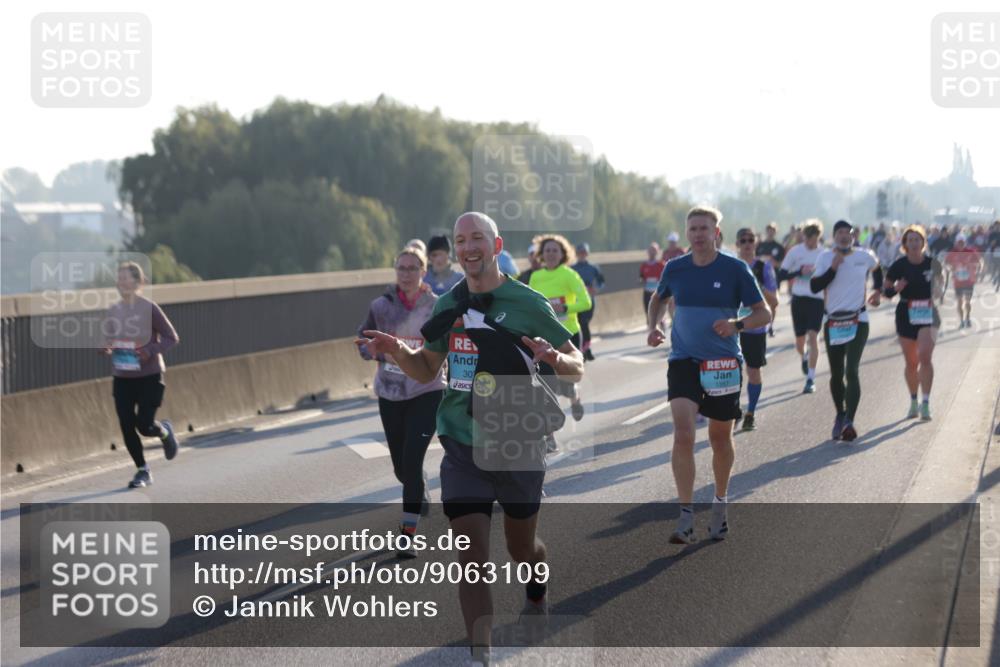 03.10.2025 - Köhlbrandbrückenlauf Jannik Wohlers http://msf.ph/oto/9063109 03.10.2025 09:16:04 Position 3 30 meine-sportfotos.de