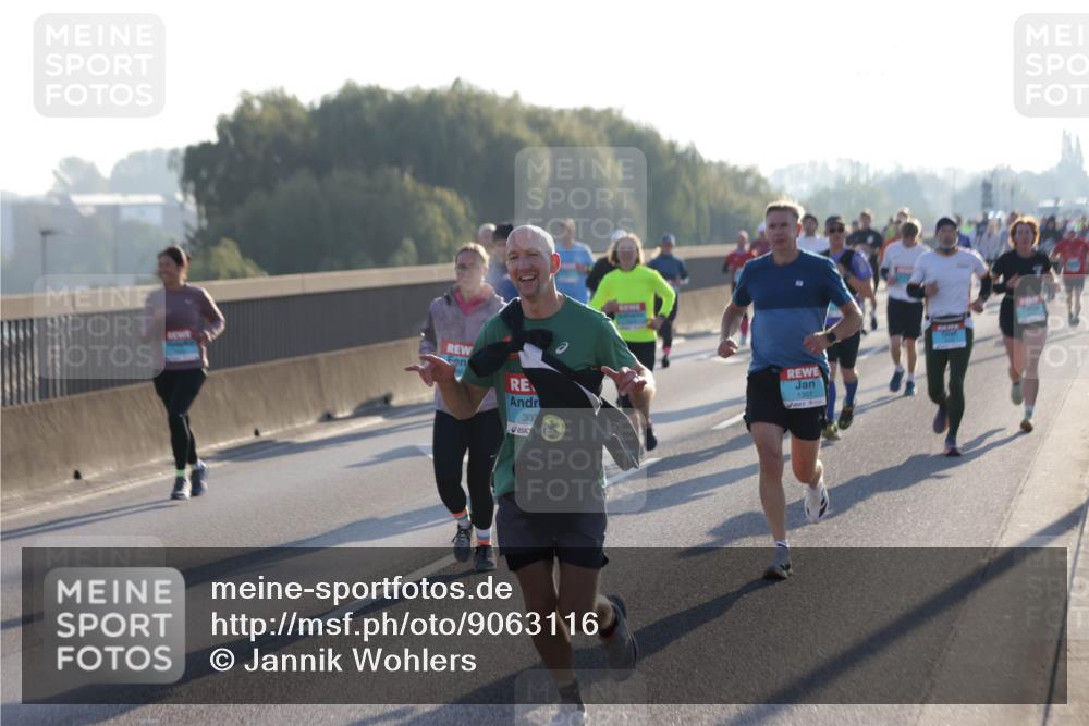 03.10.2025 - Köhlbrandbrückenlauf Jannik Wohlers http://msf.ph/oto/9063116 03.10.2025 09:16:04 Position 3 307, 1357 meine-sportfotos.de