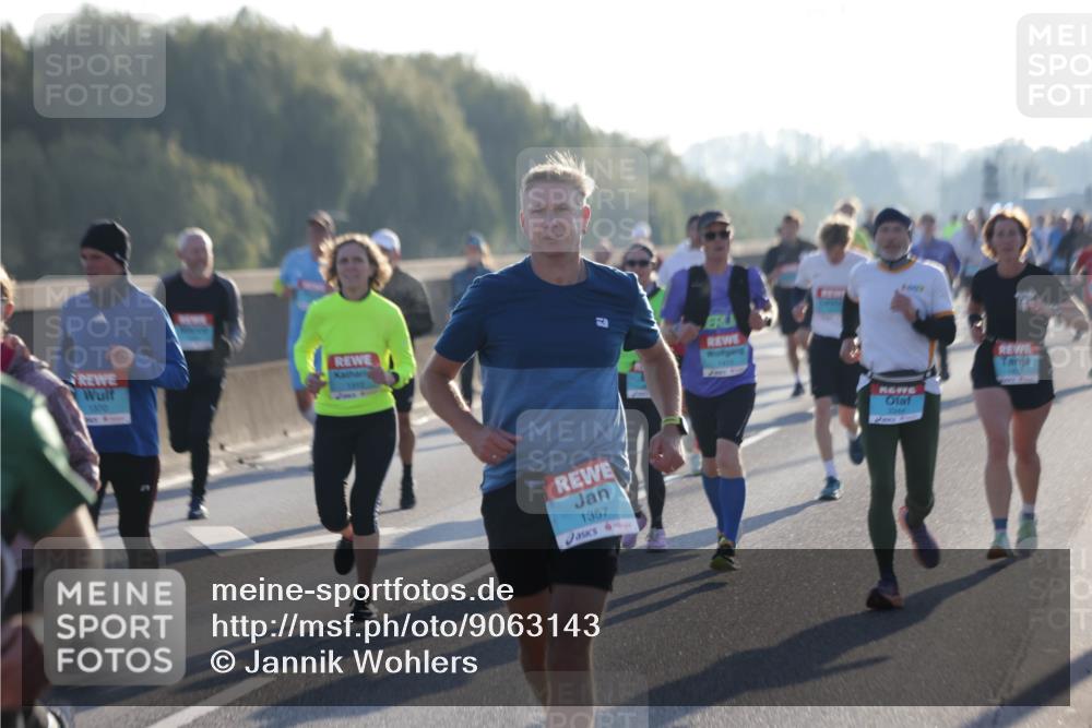 03.10.2025 - Köhlbrandbrückenlauf Jannik Wohlers http://msf.ph/oto/9063143 03.10.2025 09:16:05 Position 3 1970, 1357, 3344 meine-sportfotos.de