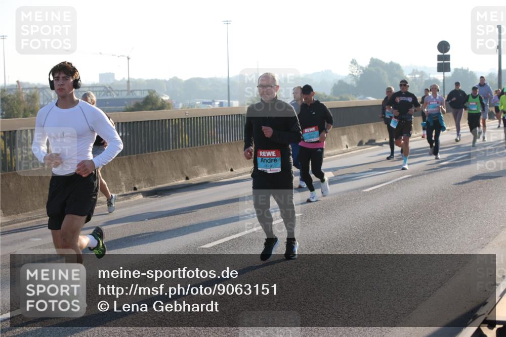 03.10.2025 - Köhlbrandbrückenlauf Lena Gebhardt http://msf.ph/oto/9063151 03.10.2025 09:20:40 Position 1 1873 meine-sportfotos.de