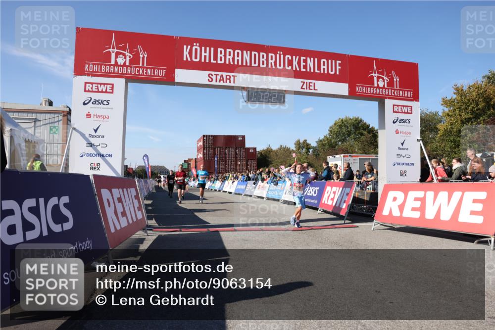 03.10.2025 - Köhlbrandbrückenlauf Lena Gebhardt http://msf.ph/oto/9063154 03.10.2025 13:12:27 Ziel 4189, 4266, 4638, 4656, 4700, 4745, 4908, 4973, 5062, 6565, 6566 meine-sportfotos.de