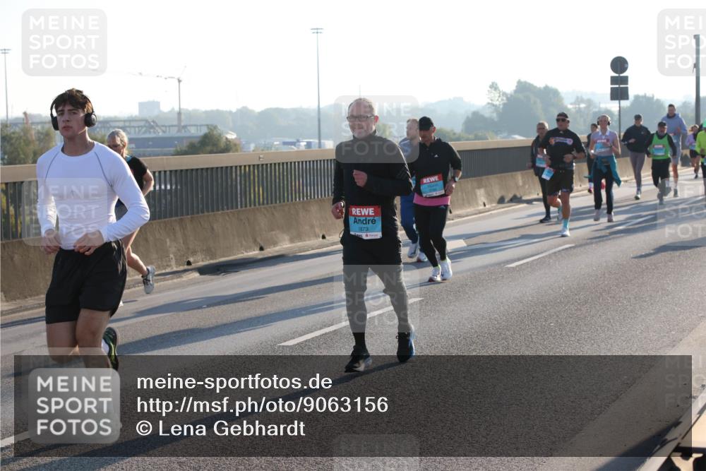 03.10.2025 - Köhlbrandbrückenlauf Lena Gebhardt http://msf.ph/oto/9063156 03.10.2025 09:20:40 Position 1 1873 meine-sportfotos.de