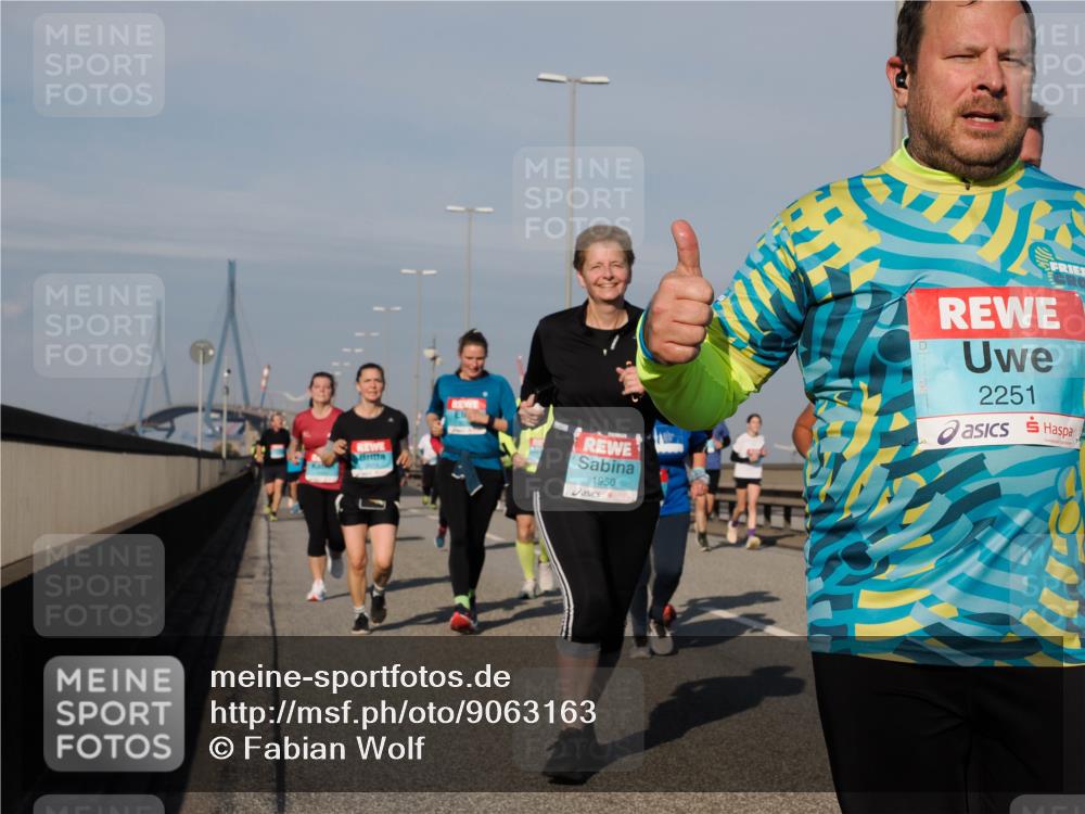 03.10.2025 - Köhlbrandbrückenlauf Fabian Wolf http://msf.ph/oto/9063163 03.10.2025 10:06:37 Position 3 1950, 2251 meine-sportfotos.de