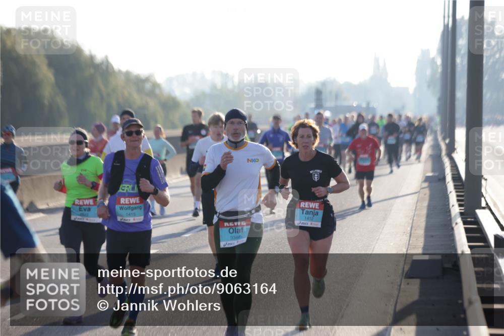 03.10.2025 - Köhlbrandbrückenlauf Jannik Wohlers http://msf.ph/oto/9063164 03.10.2025 09:16:06 Position 3 1415, 3344, 1412 meine-sportfotos.de