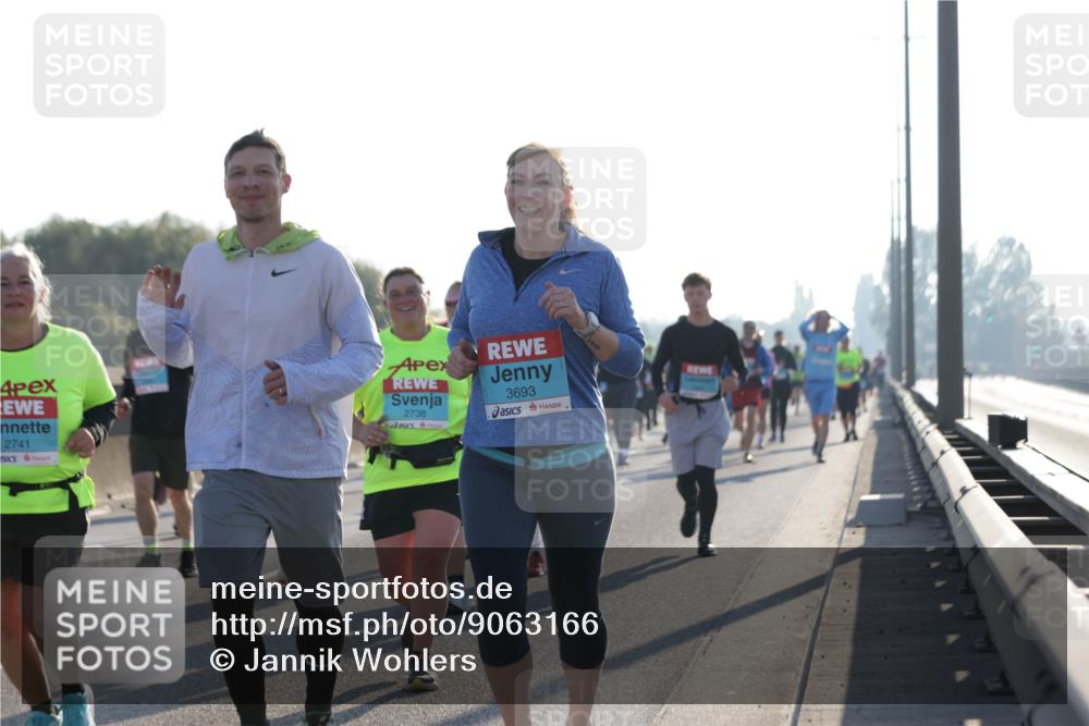 03.10.2025 - Köhlbrandbrückenlauf Jannik Wohlers http://msf.ph/oto/9063166 03.10.2025 09:23:57 Position 3 2741, 2738, 3693 meine-sportfotos.de
