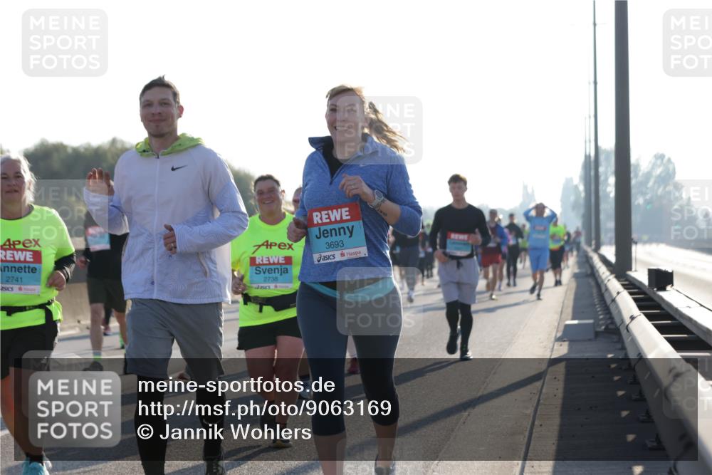 03.10.2025 - Köhlbrandbrückenlauf Jannik Wohlers http://msf.ph/oto/9063169 03.10.2025 09:23:57 Position 3 2741, 2738, 3693 meine-sportfotos.de