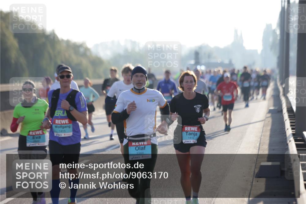 03.10.2025 - Köhlbrandbrückenlauf Jannik Wohlers http://msf.ph/oto/9063170 03.10.2025 09:16:06 Position 3 1415, 3344, 1412 meine-sportfotos.de