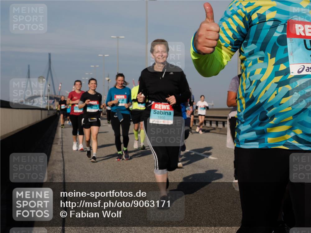 03.10.2025 - Köhlbrandbrückenlauf Fabian Wolf http://msf.ph/oto/9063171 03.10.2025 10:06:38 Position 3 1950 meine-sportfotos.de
