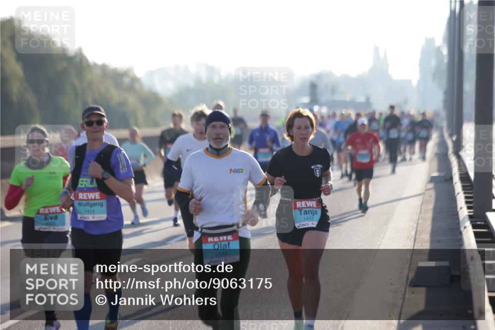 03.10.2025 - Köhlbrandbrückenlauf Jannik Wohlers http://msf.ph/oto/9063175 03.10.2025 09:16:06 Position 3 1415, 3344, 1412 meine-sportfotos.de