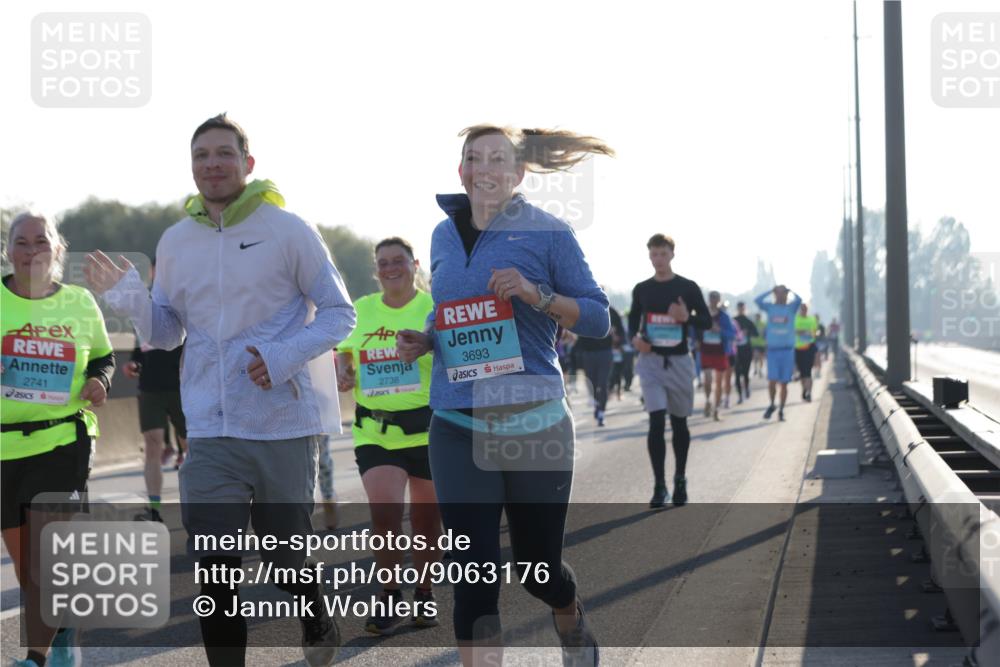 03.10.2025 - Köhlbrandbrückenlauf Jannik Wohlers http://msf.ph/oto/9063176 03.10.2025 09:23:57 Position 3 2741, 2738, 3693 meine-sportfotos.de