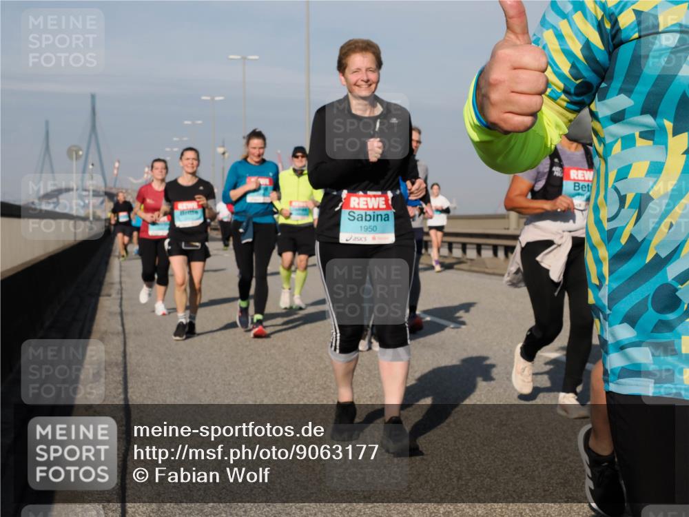 03.10.2025 - Köhlbrandbrückenlauf Fabian Wolf http://msf.ph/oto/9063177 03.10.2025 10:06:38 Position 3 1950 meine-sportfotos.de