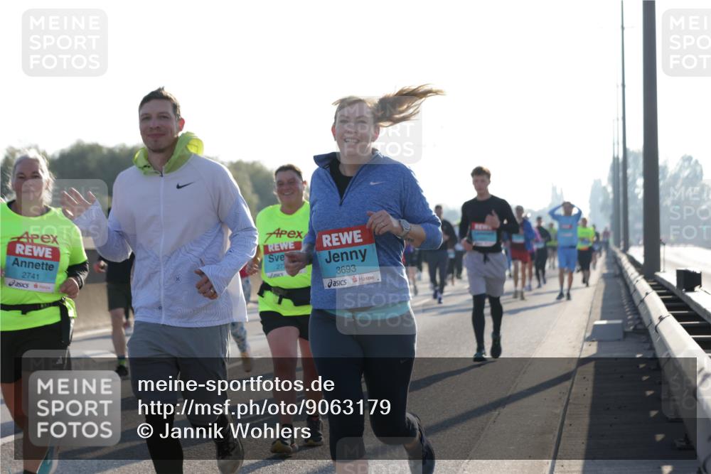 03.10.2025 - Köhlbrandbrückenlauf Jannik Wohlers http://msf.ph/oto/9063179 03.10.2025 09:23:57 Position 3 27, 2741, 3693 meine-sportfotos.de