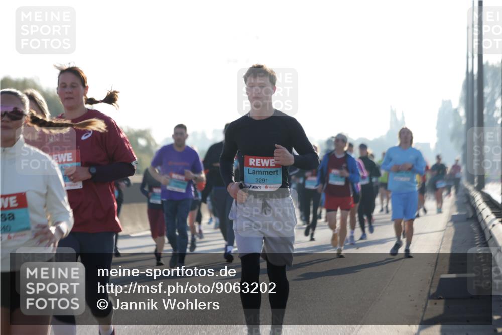 03.10.2025 - Köhlbrandbrückenlauf Jannik Wohlers http://msf.ph/oto/9063202 03.10.2025 09:23:58 Position 3 40, 3291 meine-sportfotos.de