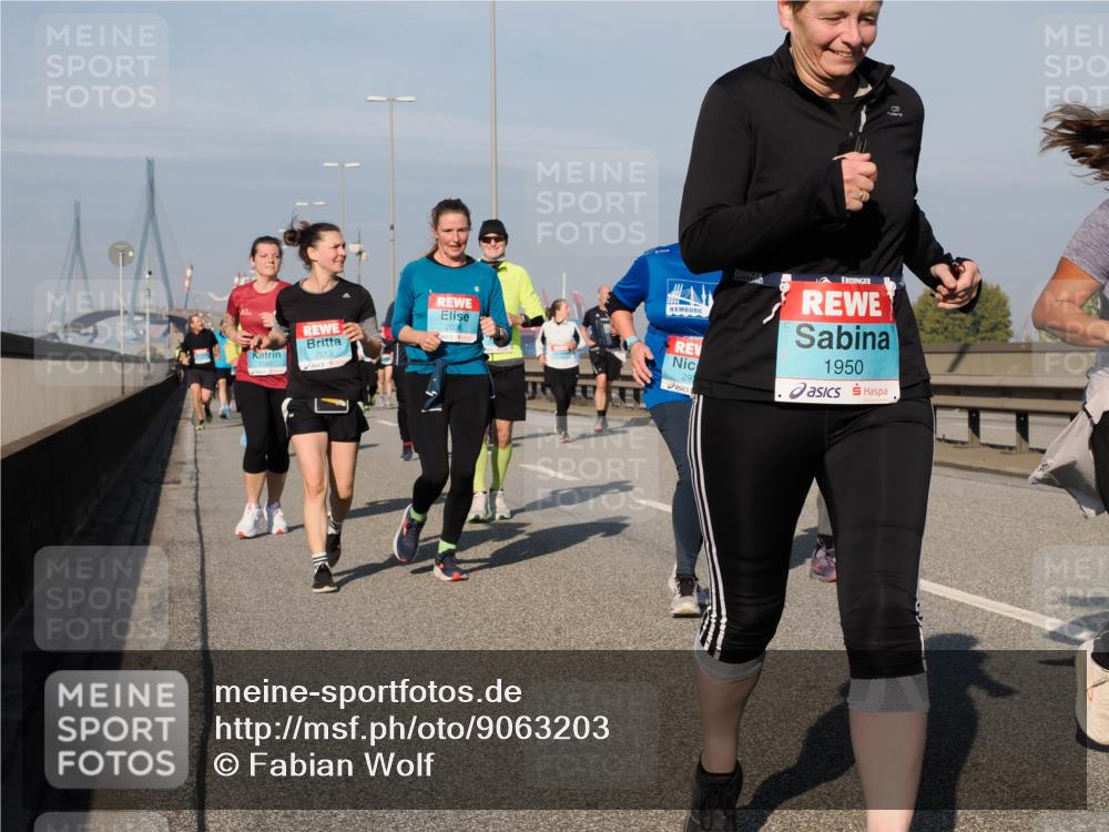 03.10.2025 - Köhlbrandbrückenlauf Fabian Wolf http://msf.ph/oto/9063203 03.10.2025 10:06:39 Position 3 29, 1950, 2019 meine-sportfotos.de