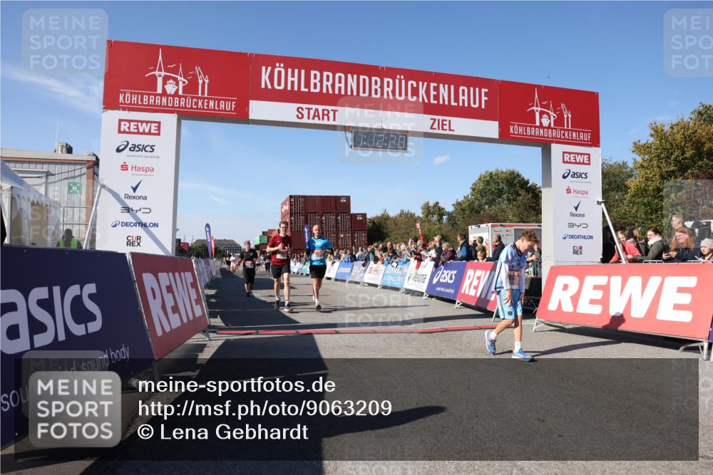 03.10.2025 - Köhlbrandbrückenlauf Lena Gebhardt http://msf.ph/oto/9063209 03.10.2025 13:12:29 Ziel 4189, 4266, 4638, 4700, 4745, 4864, 4873, 4908, 4973, 5062 meine-sportfotos.de