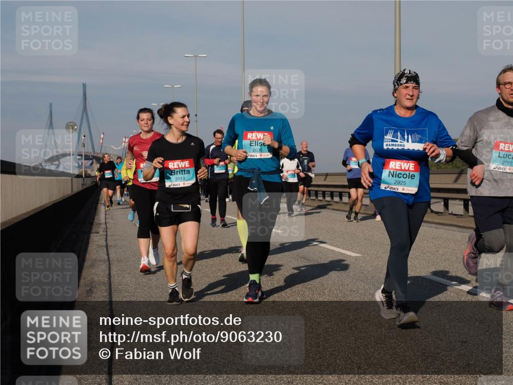 03.10.2025 - Köhlbrandbrückenlauf Fabian Wolf http://msf.ph/oto/9063230 03.10.2025 10:06:39 Position 3 2019, 2036, 2925, 2769 meine-sportfotos.de